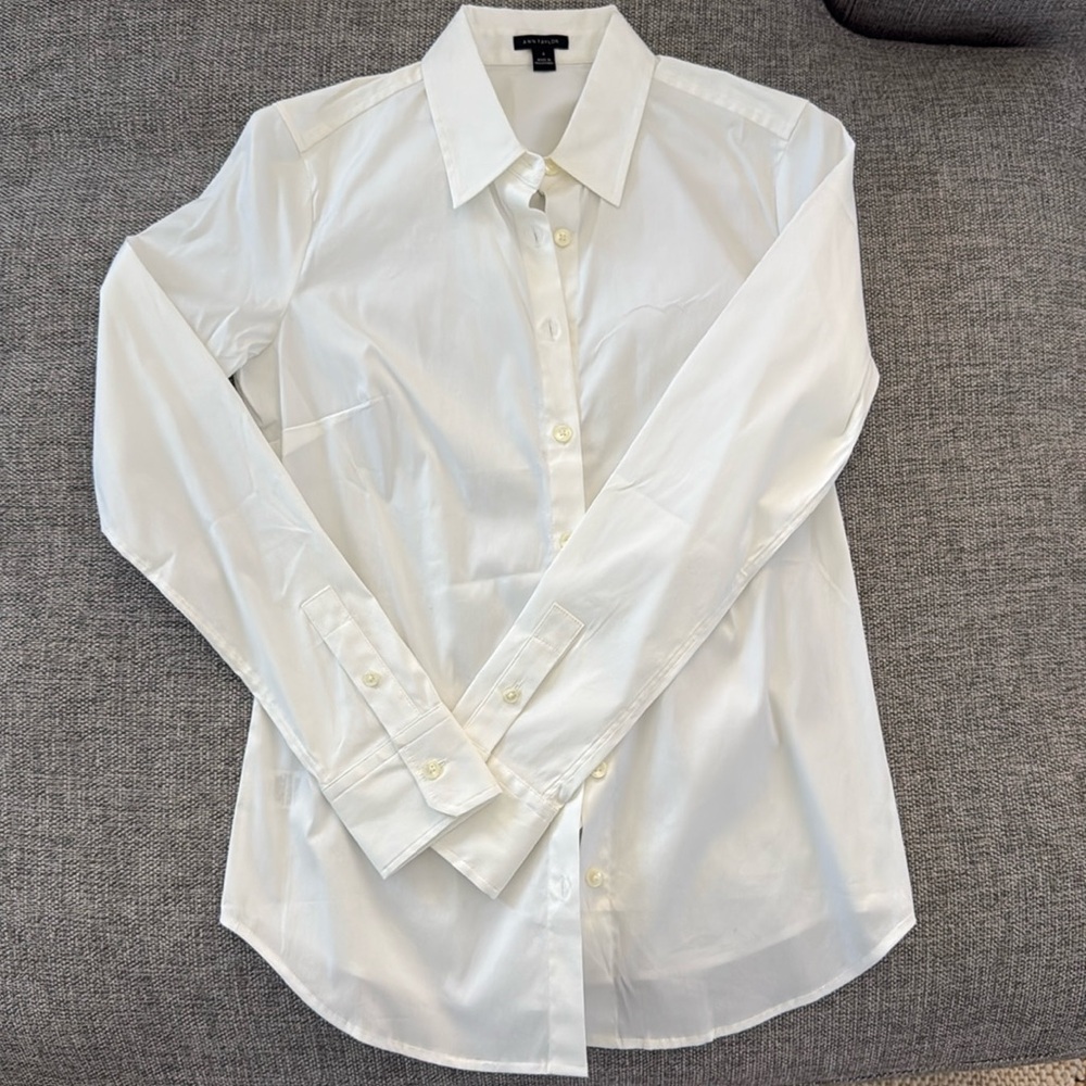 Ann Taylor women’s button up